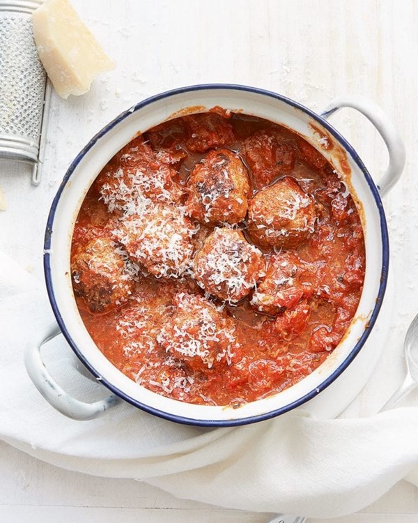 Meatballs in tomato sauce
