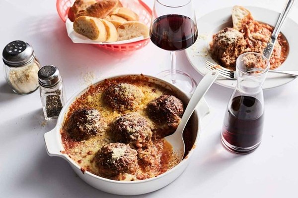 Meatballs in tomato sauce