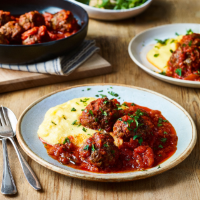 Meatballs in tomato sauce