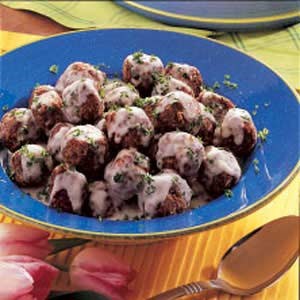 Meatballs with cream sauce