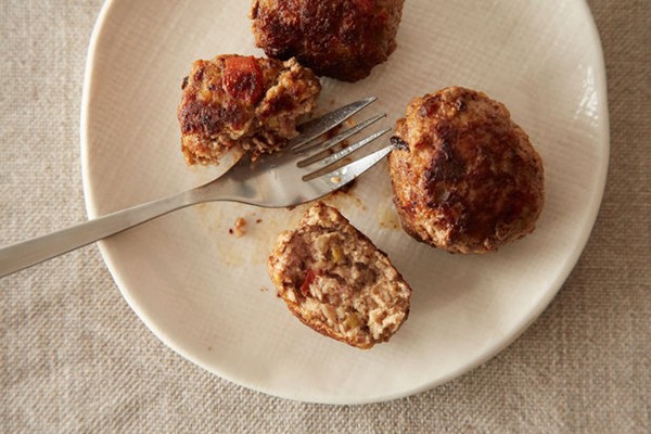 Meatballs with tomato and zucchini