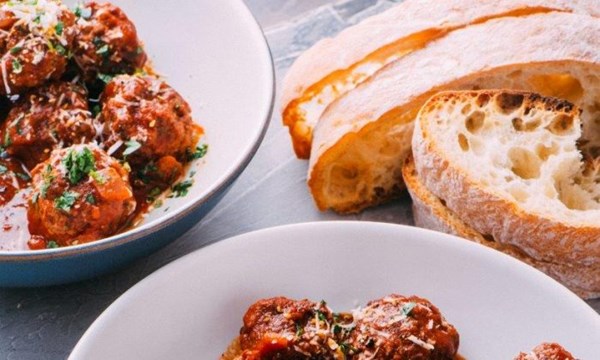 Meatballs with tomato-mint sauce (Polpettine con salsa alla menta)