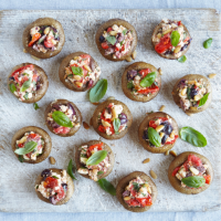 Mediterranean baked mushrooms