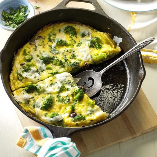 Mediterranean broccoli & cheese omelet