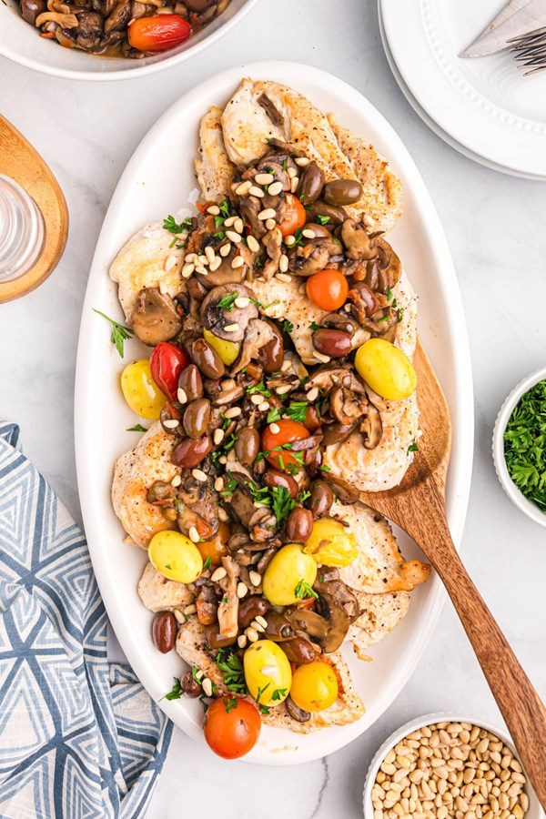 Mediterranean chicken skillet