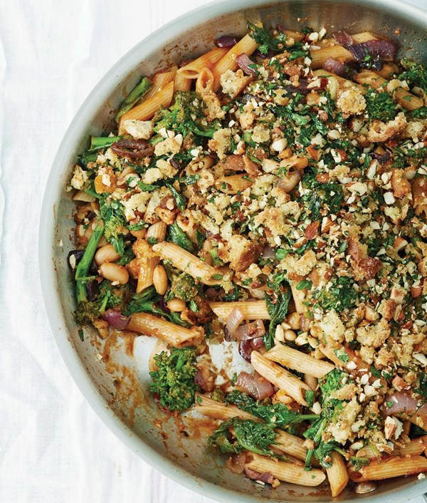 Mediterranean gratin with almond breadcrumbs