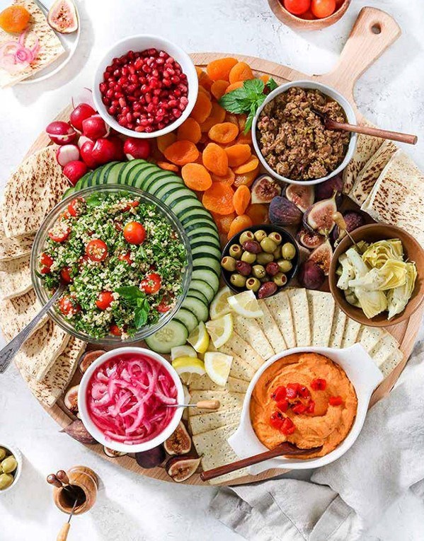 Mediterranean grazing board