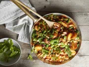 Mediterranean green beans and potato toss