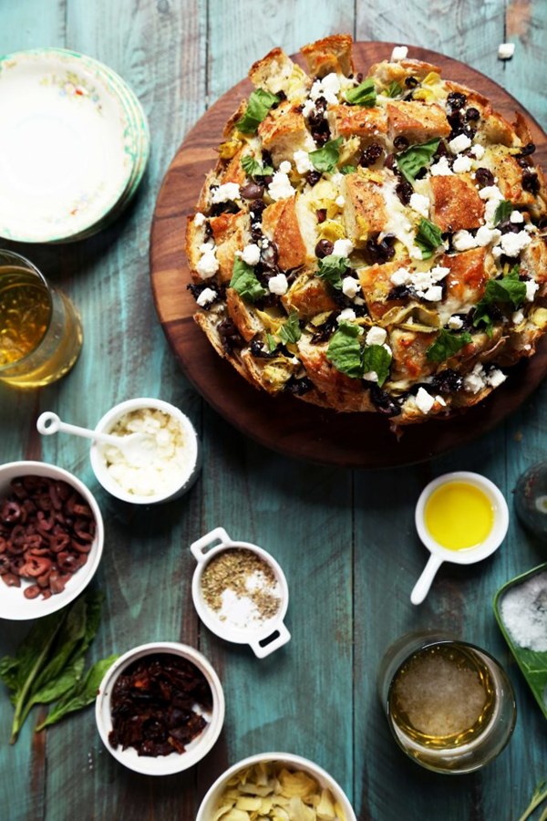 Mediterranean pull apart bread