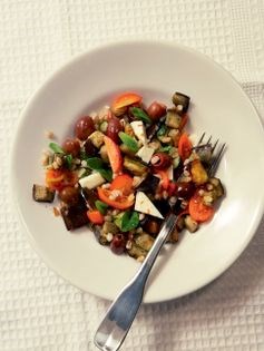 Mediterranean salad with spelt, eggplant, zucchini & marinated cheese