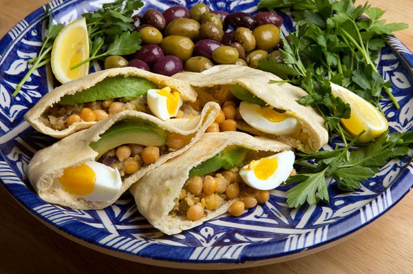 Mediterranean smashed chickpeas