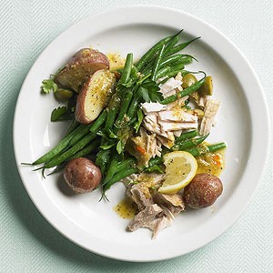Mediterranean tuna salad with olive dressing