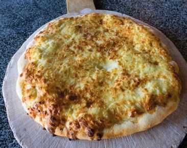 Megrelian khachapuri (Meruli khachapuri)