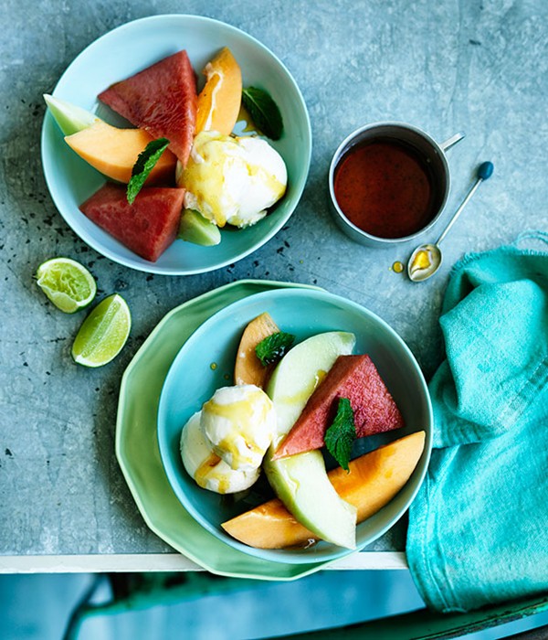 Melon and frozen yoghurt sundae with lime-vanilla caramel