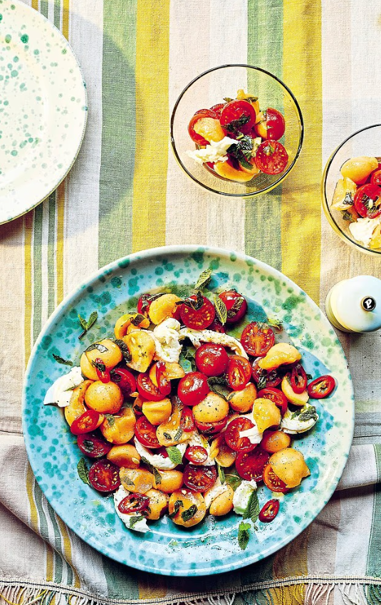 Melon, chilli and mozzarella salad