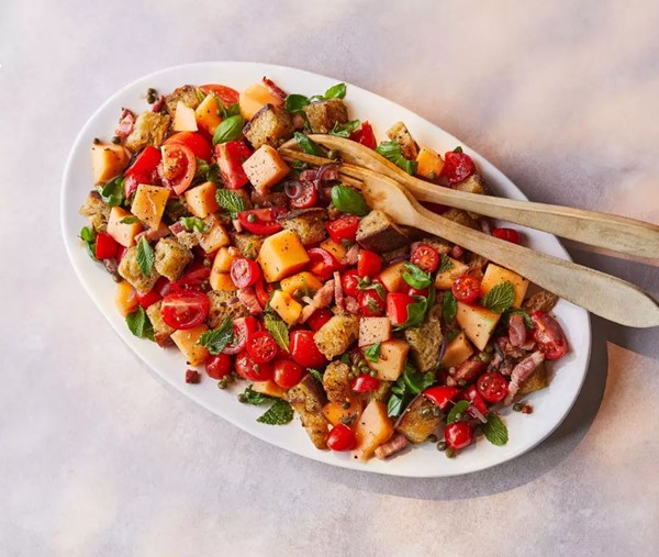 Melon, tomato & bacon panzanella