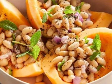 Melon-white bean salad