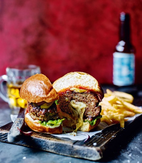 Melt-in-the-middle mozzarella beef burgers