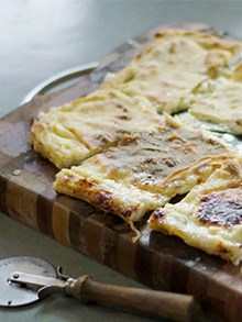 Melted cheese flatbread (Focaccia di recco)