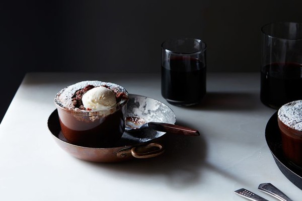 Melting chocolate cake