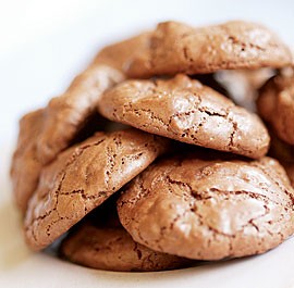 Melting chocolate meringues