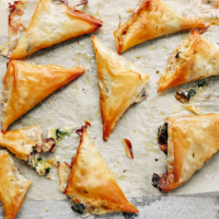 Melting fig filo parcels