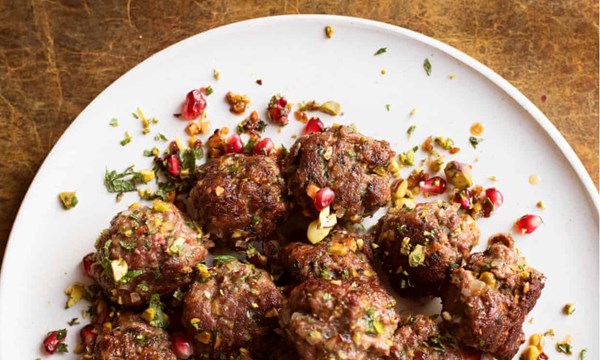Merguez balls with shallots and pistachios