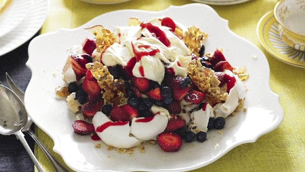 Meringue and berry mess with hazelnut praline