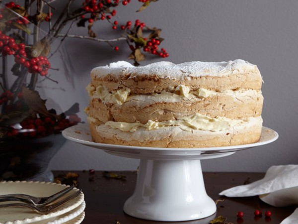 Meringue and sweet butter cake
