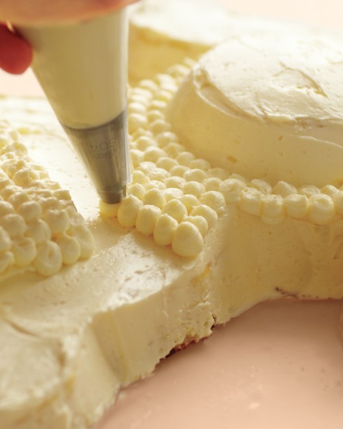 Meringue buttercream frosting