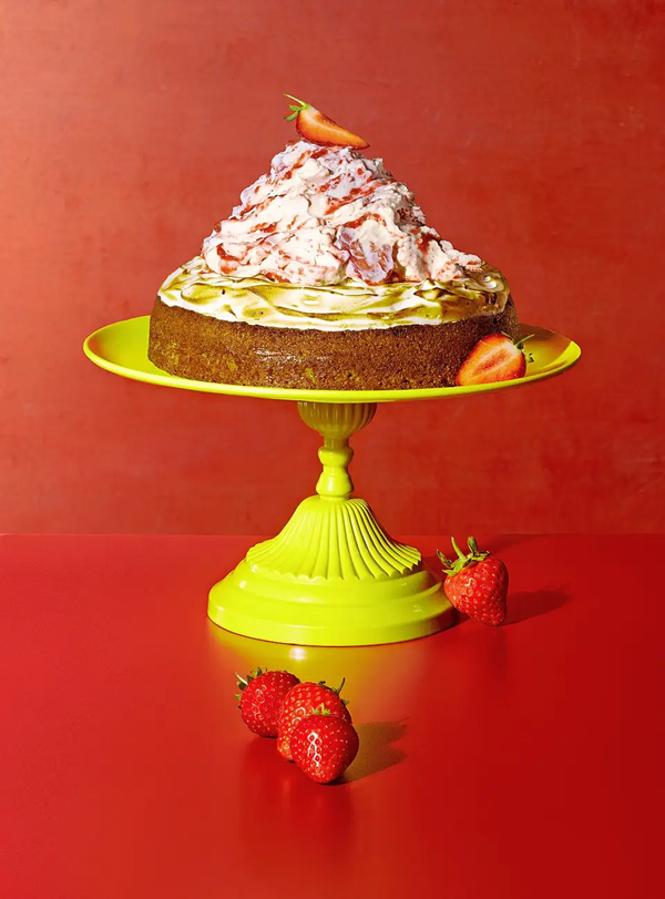 Meringue cake and strawberry cream