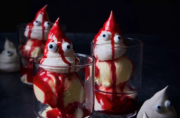 Meringue ghost ice cream sundaes