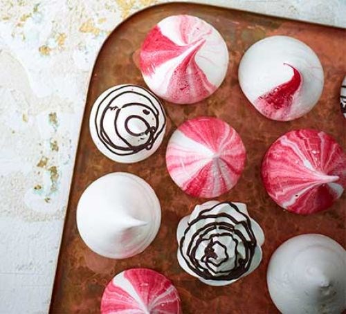Meringue kisses & icicles 