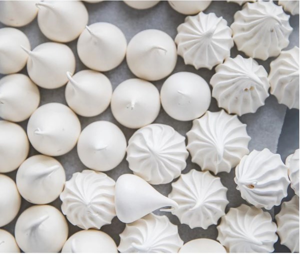 Meringue kisses