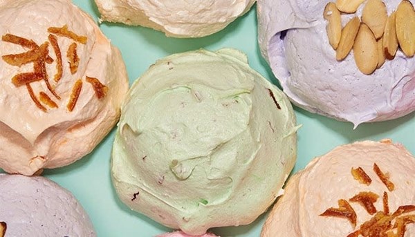 Meringue snowballs