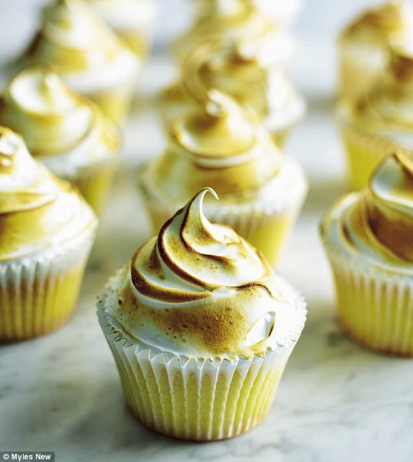Meringue-topped cupcakes with lemon & raspberry filling