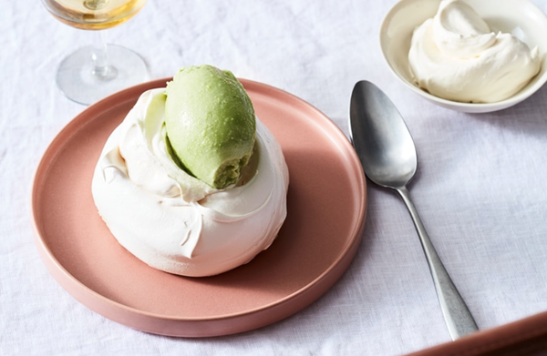 Meringue with pea pod ice milk