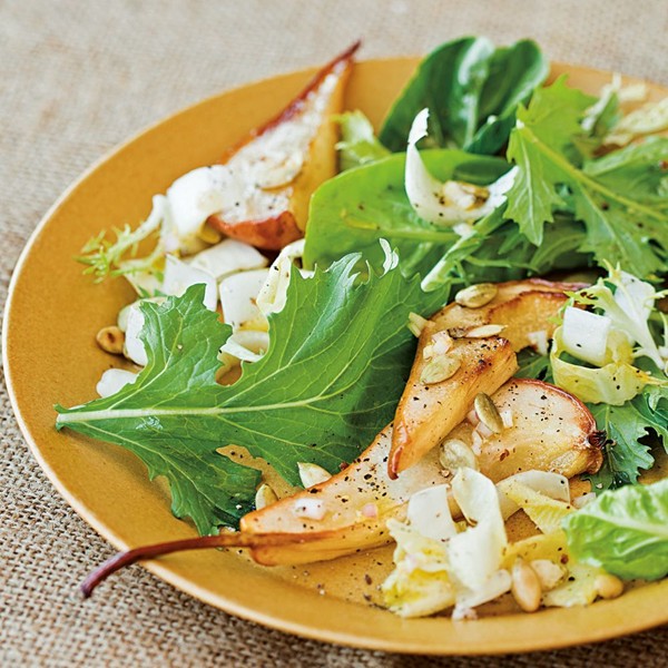 Mesclun & roasted pears with grainy mustard vinaigrette 
