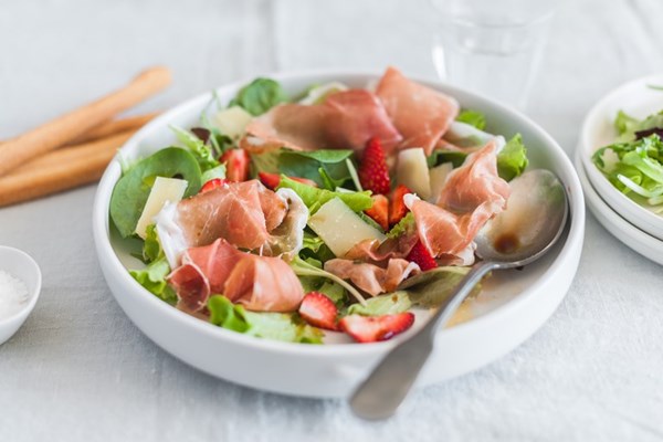  Mesclun salad with Parma ham, strawberries, balsamic and Parmesan