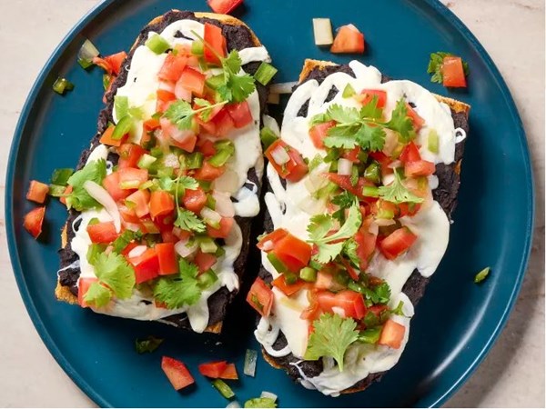 Mexican bean and cheese sandwiches (Molletes)