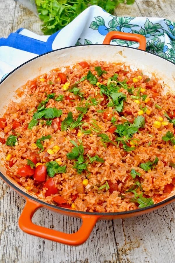 Mexican brown rice: healthy and delicious