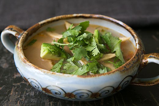 Mexican chicken soup with lime (Sopa de lima)