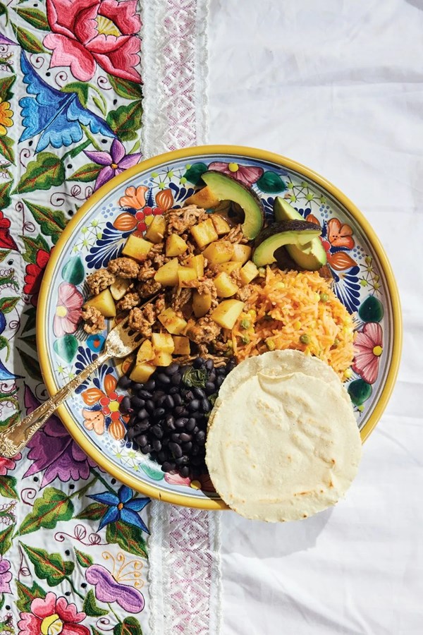Mexican ground beef and potatoes (Picadillo de carne molida)