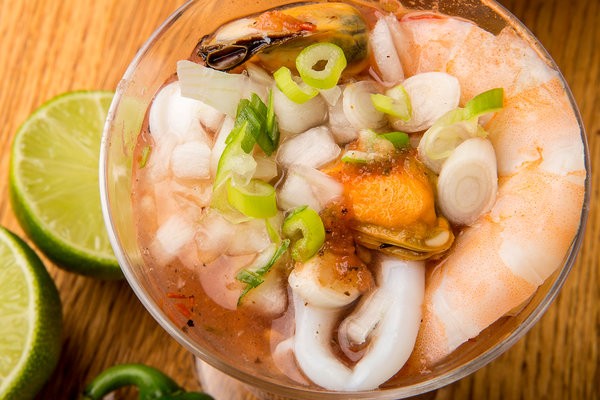 Mexican seafood cocktail (Vuelve a la vida) 