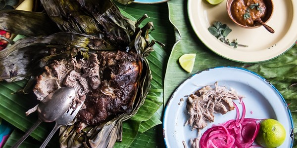 Mexican slow-cooked lamb (Cordero a la barbacoa en adobo)