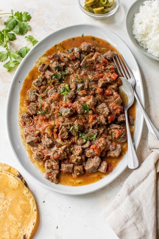 Mexican style beef stew (Bisteces a la Mexicana)