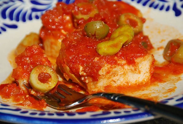 Mexican style gefilte fish (Gefilte fish a la Veracruzana)