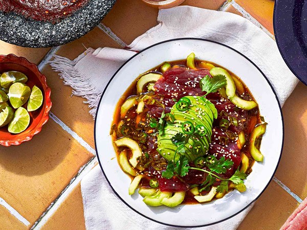 Mexican tuna sashimi with soy-lime dressing (Sashimi de atún)