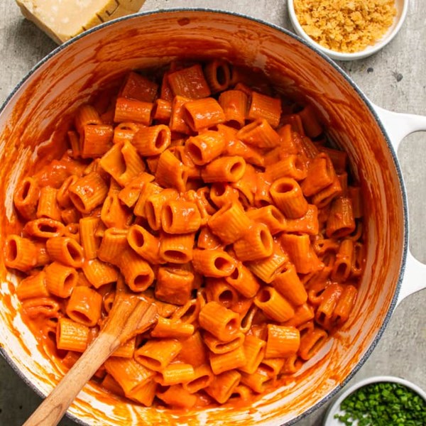 Mezzi rigatoni with spicy gochujang tomato sauce