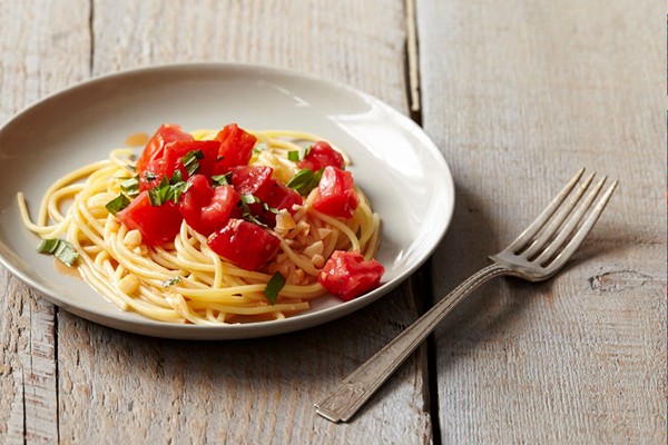 Michael Ruhlman's pasta with tomato water, basil, and garlic
